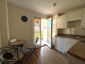 Photo 7- click for photo gallery